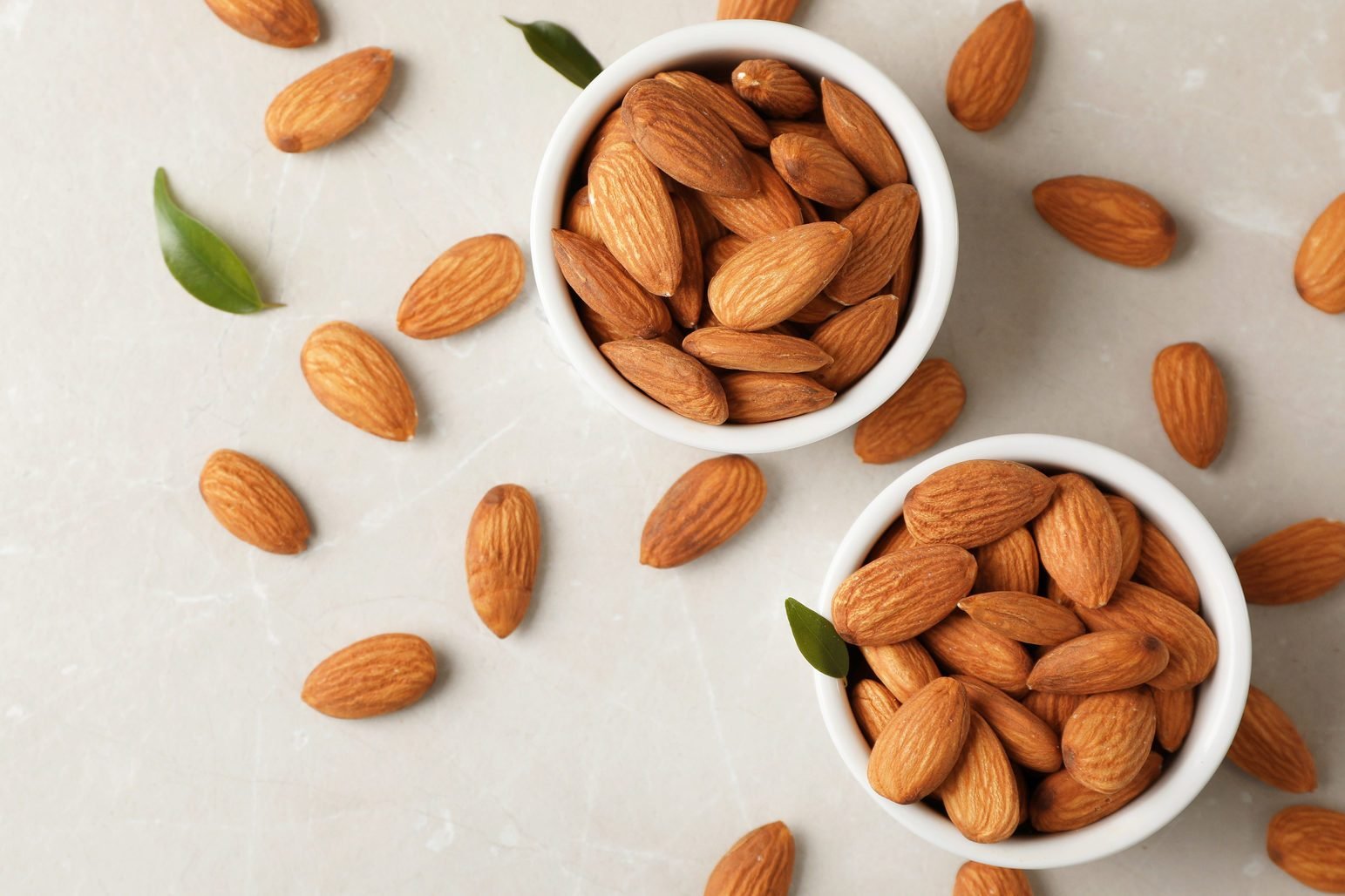 Khasiat dan manfaat kacang almond. 